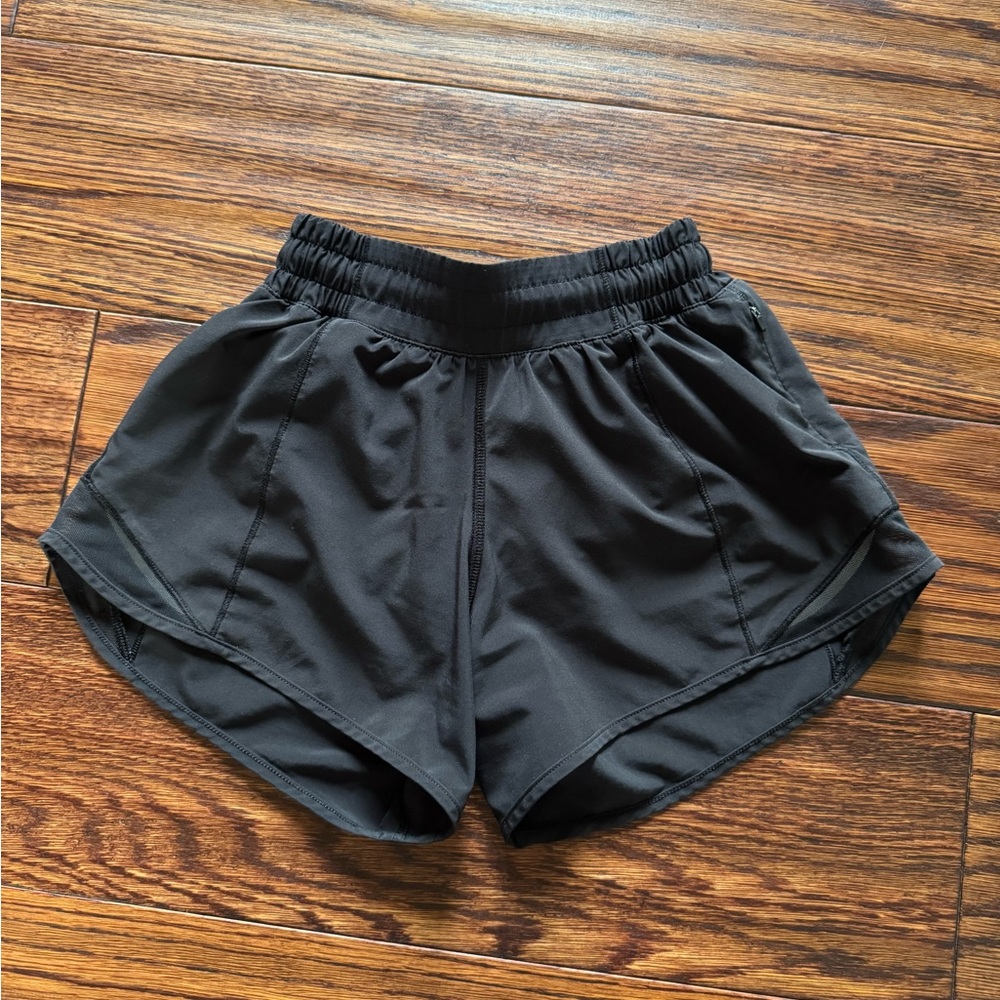 Lululemon 4in Black Hottie Hot shorts size 0